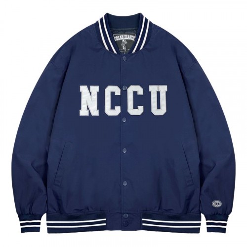 【少量現貨,售完不補】NCCU輕薄美式棒球外套_靜謐藍 【少量現貨,售完不補】NCCU輕薄美式棒球外套_靜謐藍