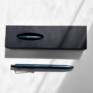 NCCU校名草寫耀金原子筆_丹寧藍(手工盒需另加購)