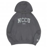 【麗文書局獨賣】NCCU立體毛巾繡落肩帽T_摩卡灰