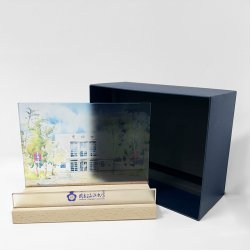 【團購商品，10個起做】NCCU四維堂水彩平板座禮盒