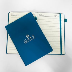 【團購商品，50個起做】NCCU溫潤質感燙銀筆記本(A5)__湖水藍