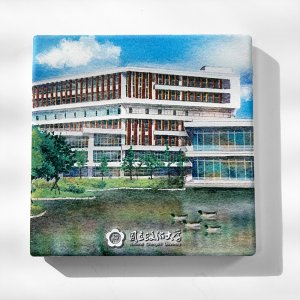 NCCU校景陶瓷吸水杯墊_達賢圖書館