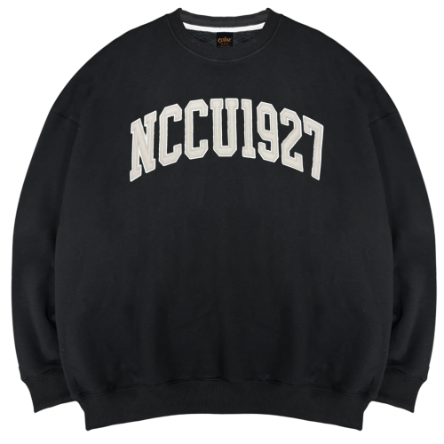 【少量現貨，售完不補】NCCU立體電繡落肩大學T_經典黑